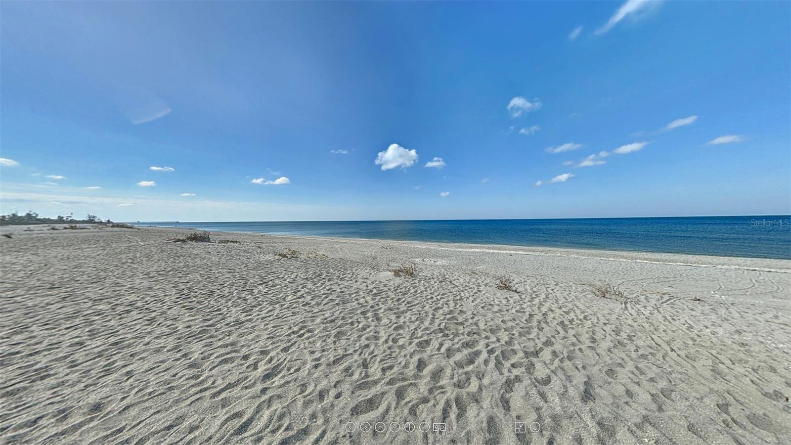 GOLDEN BEACH - Residential