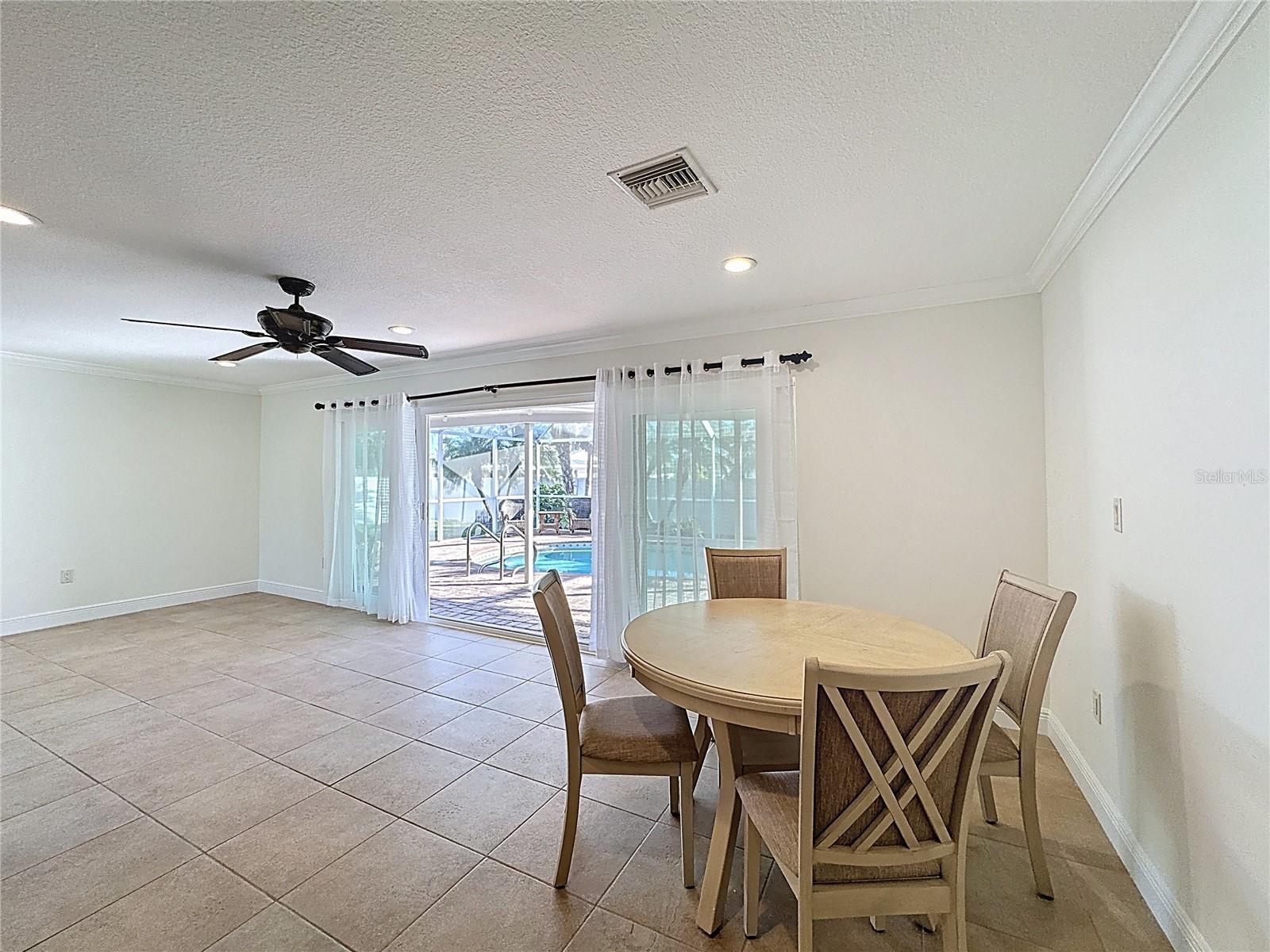 GOLDEN BEACH - Residential