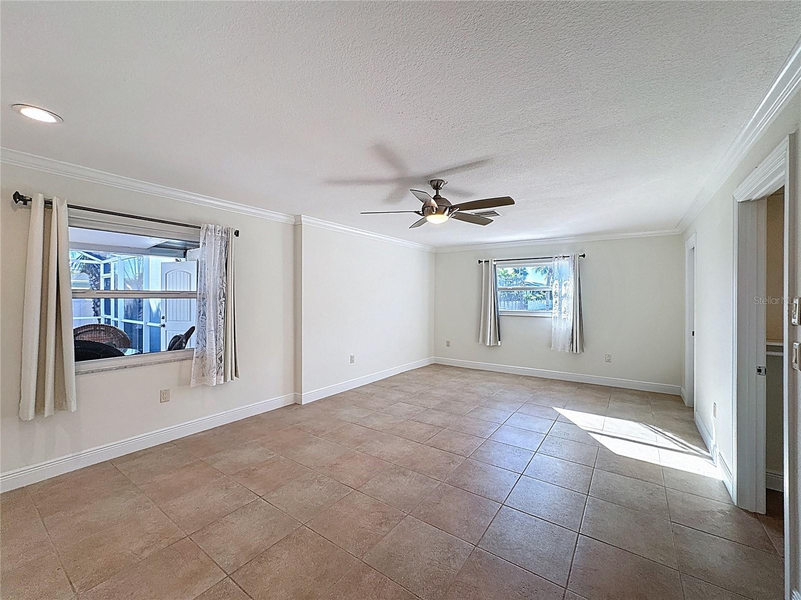 GOLDEN BEACH - Residential