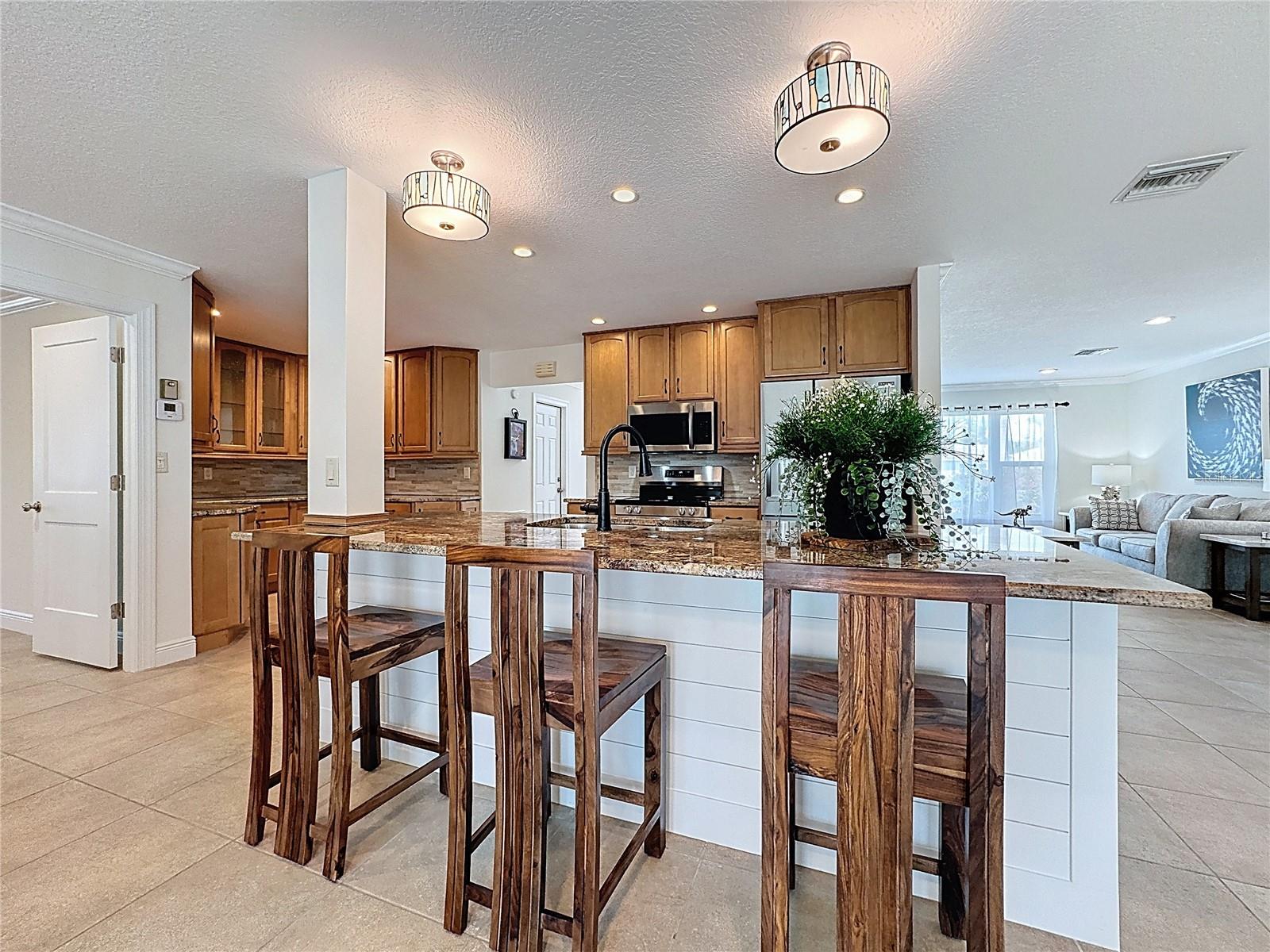 GOLDEN BEACH - Residential