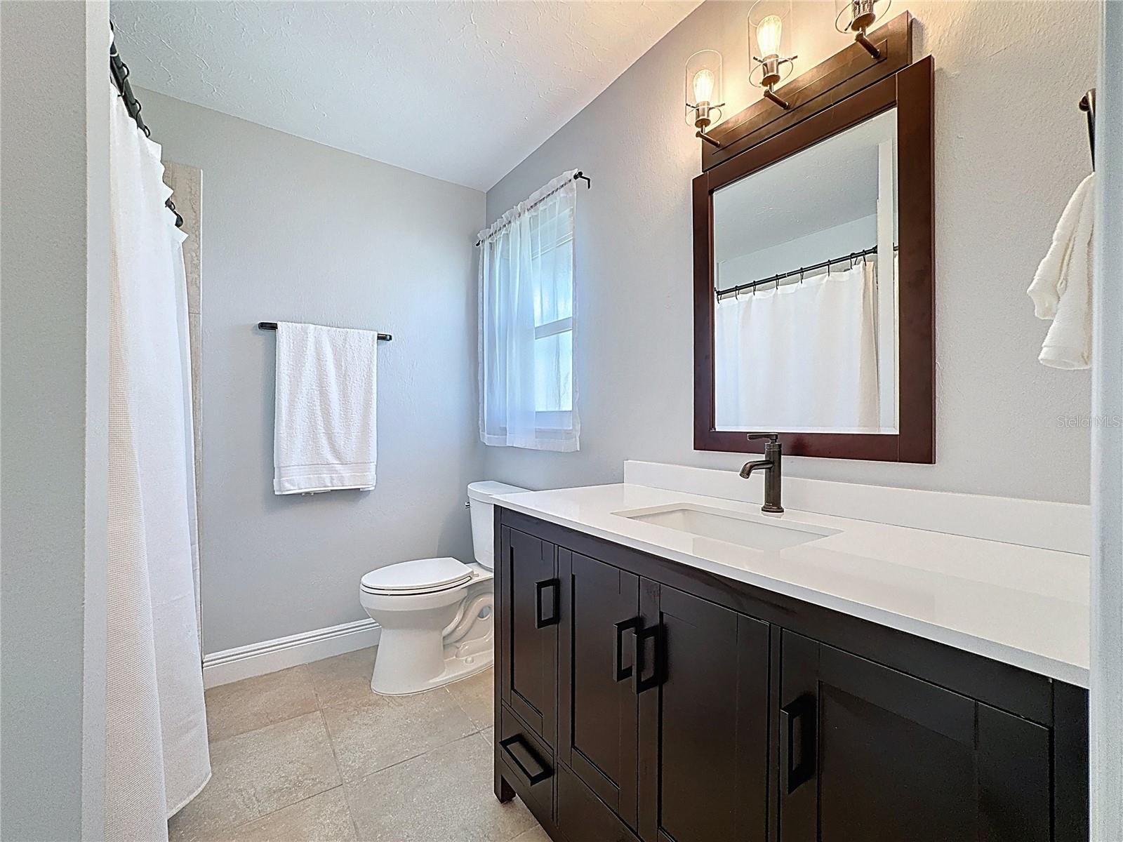 GOLDEN BEACH - Residential