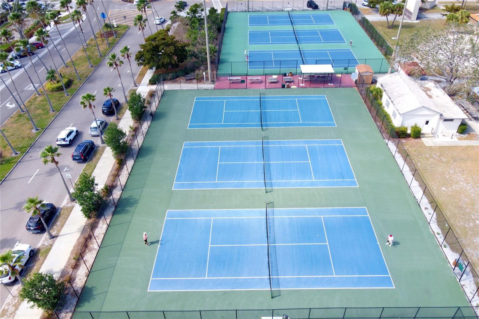 GOLDEN BEACH - Residential