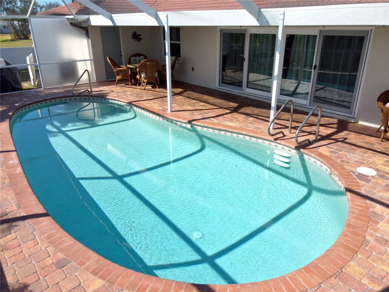 GOLDEN BEACH - Residential