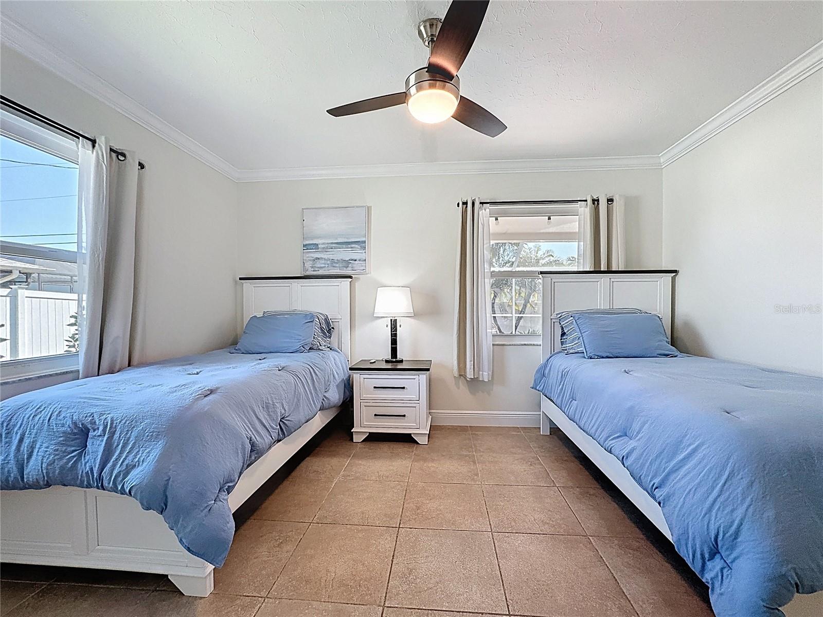 GOLDEN BEACH - Residential