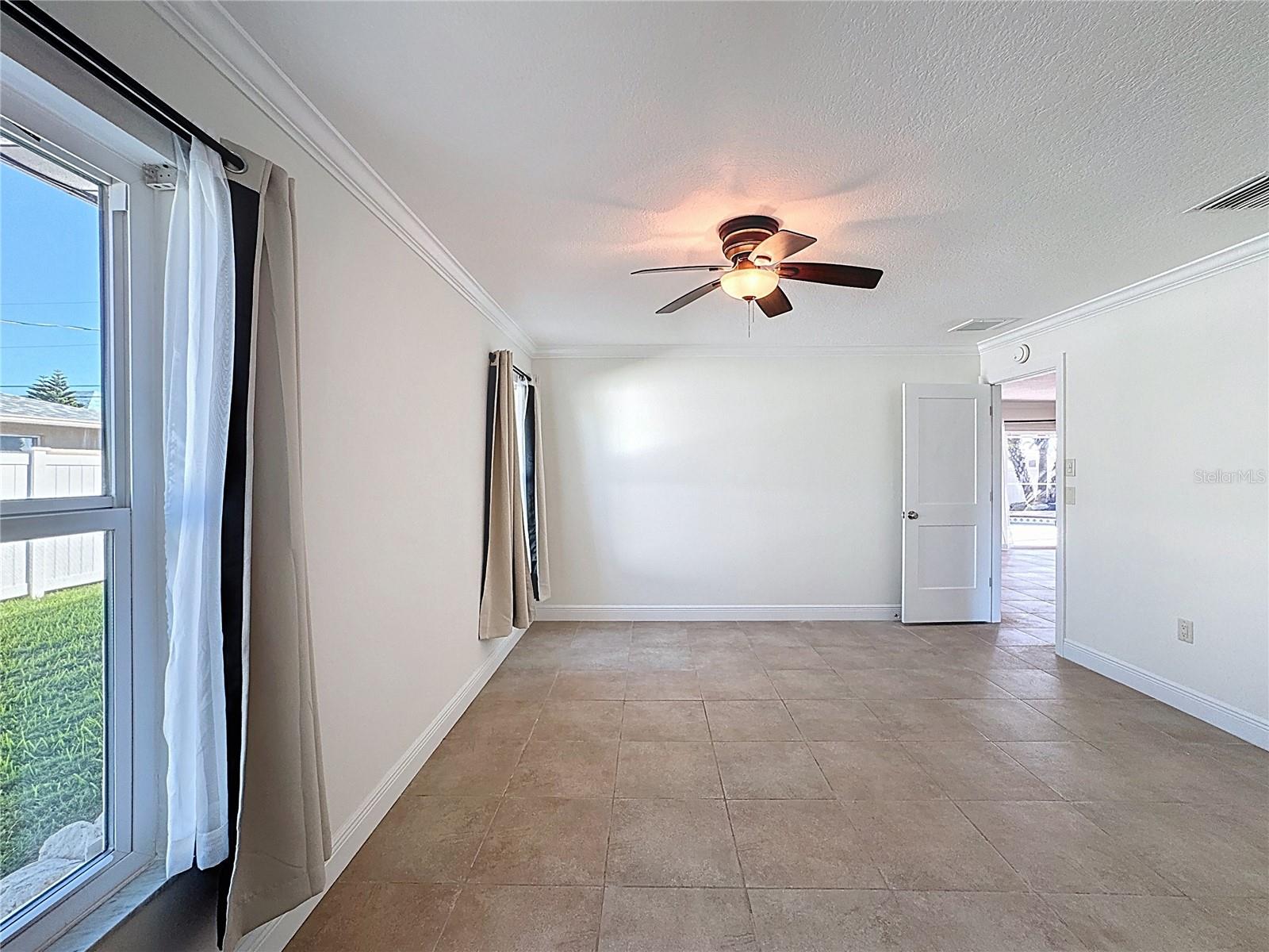 GOLDEN BEACH - Residential