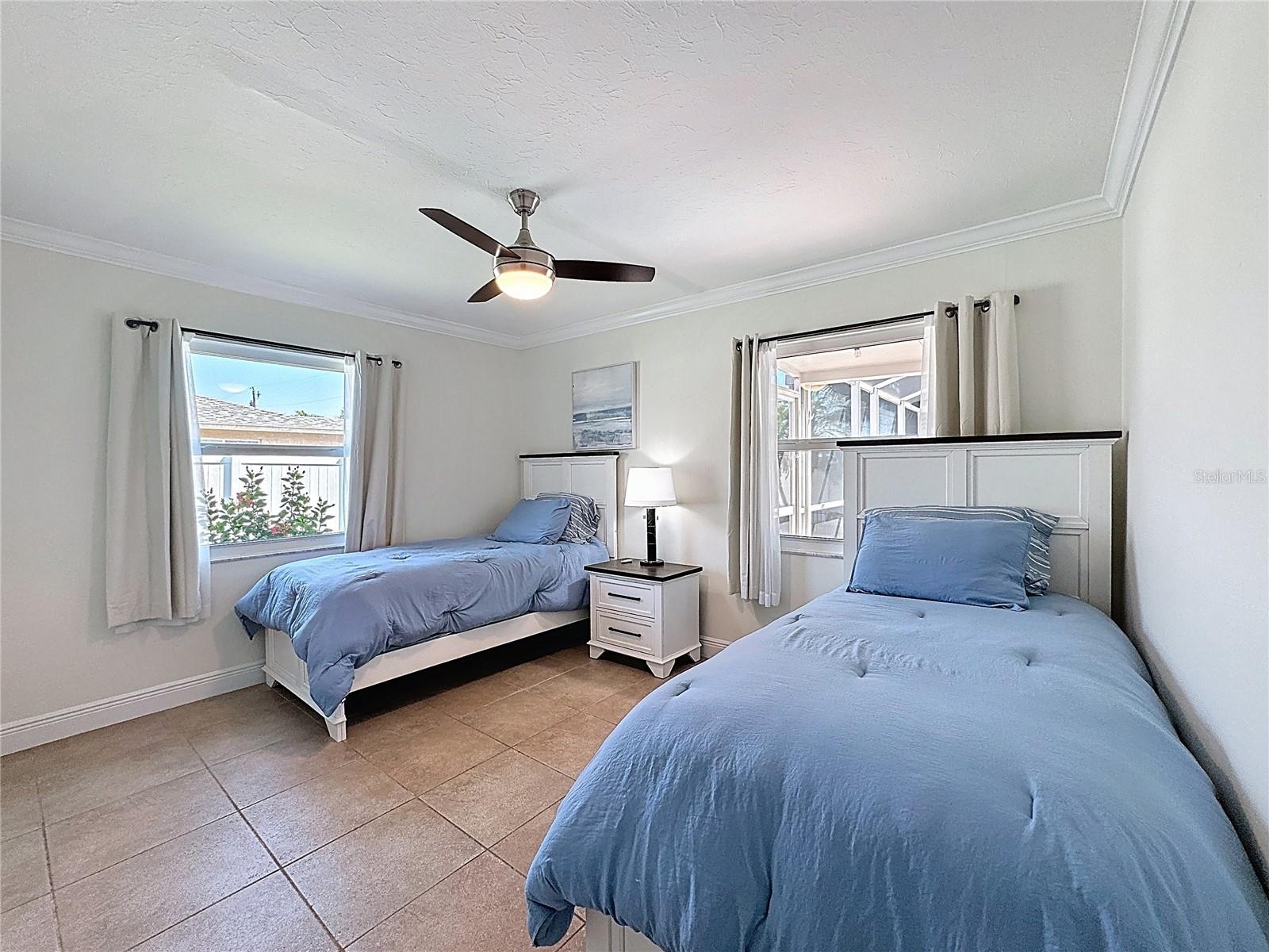 GOLDEN BEACH - Residential