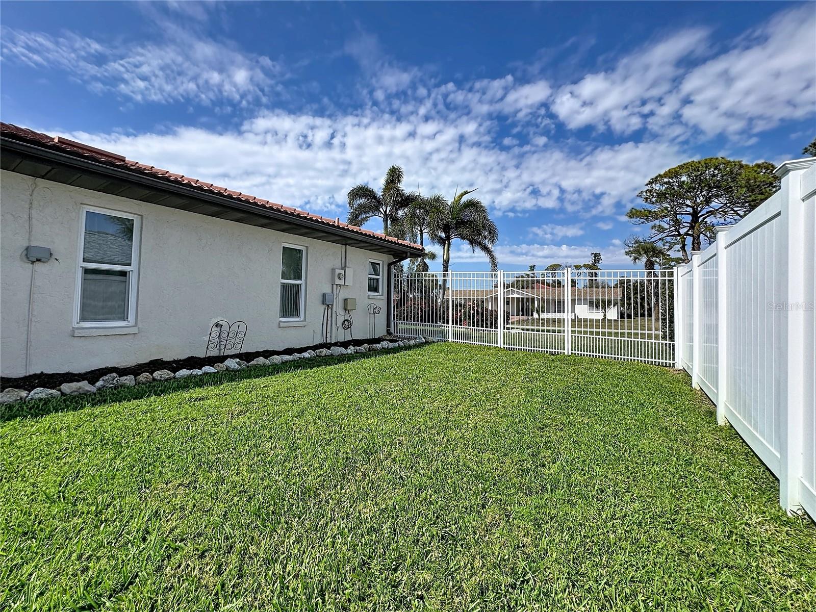 GOLDEN BEACH - Residential