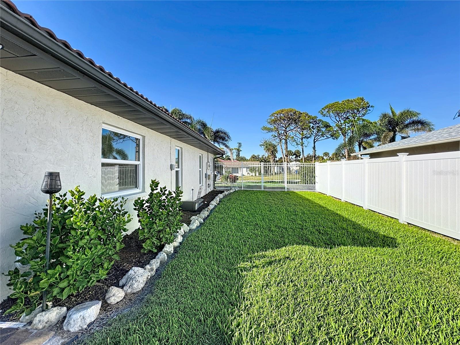 GOLDEN BEACH - Residential