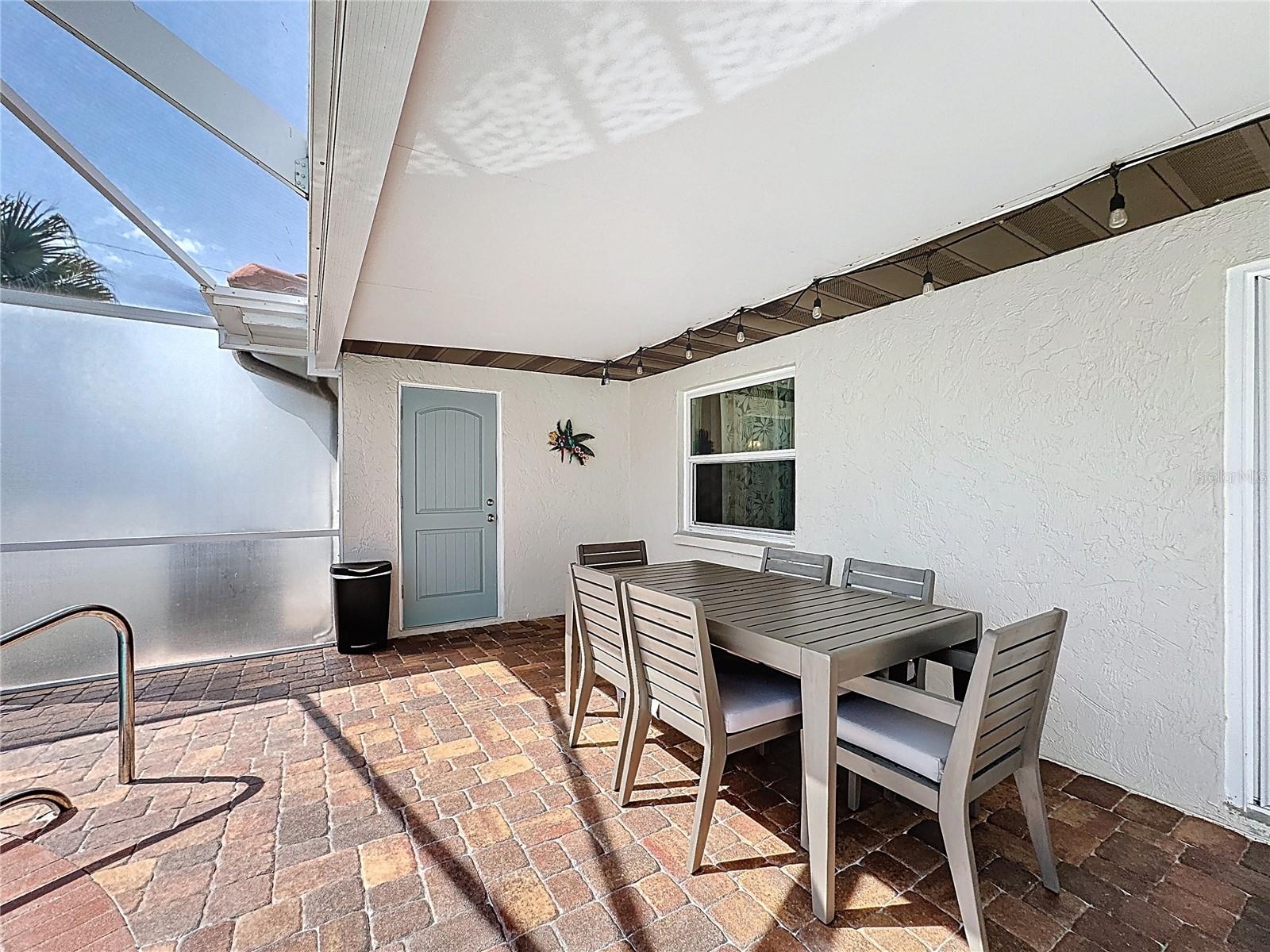 GOLDEN BEACH - Residential