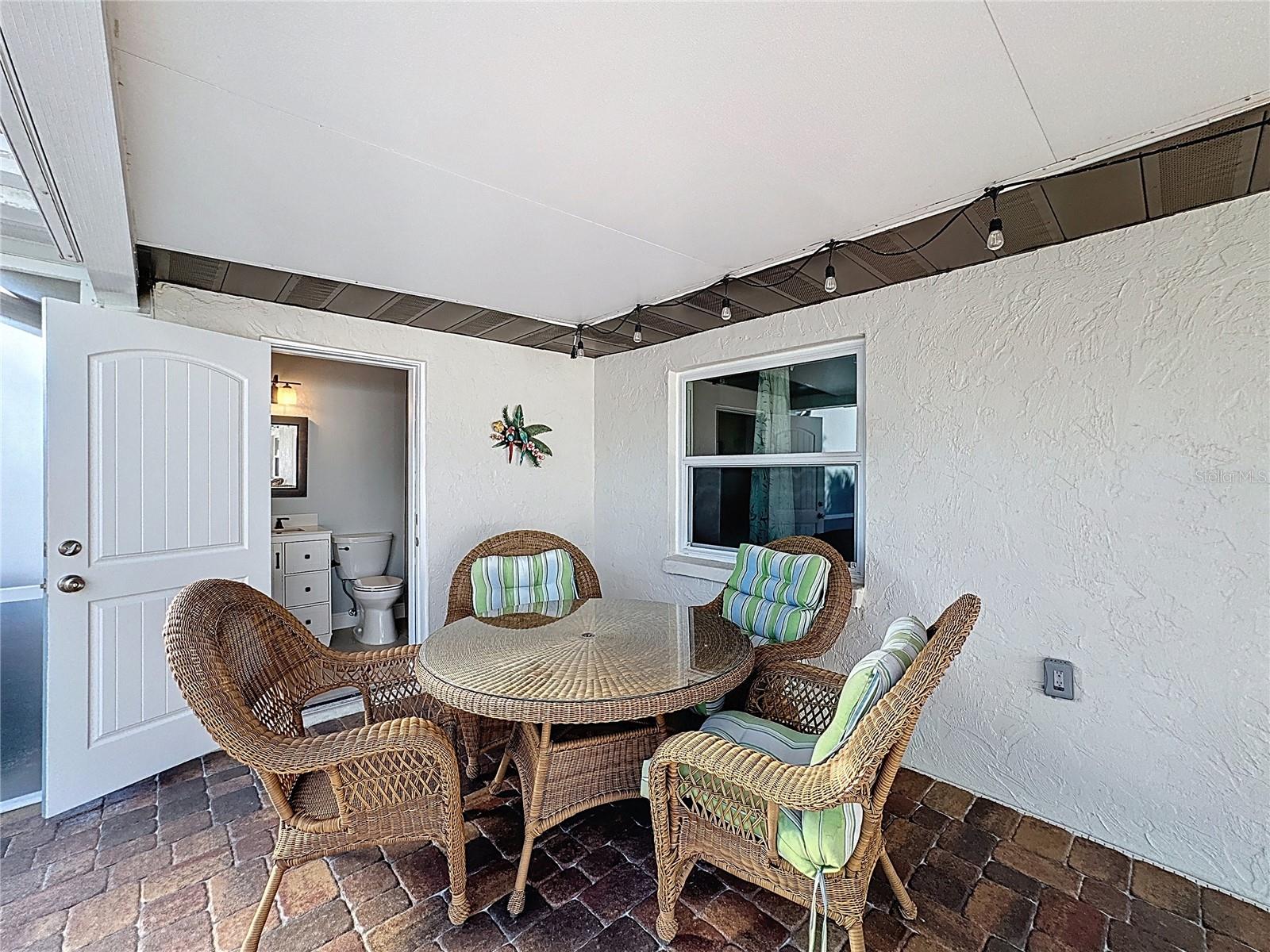 GOLDEN BEACH - Residential