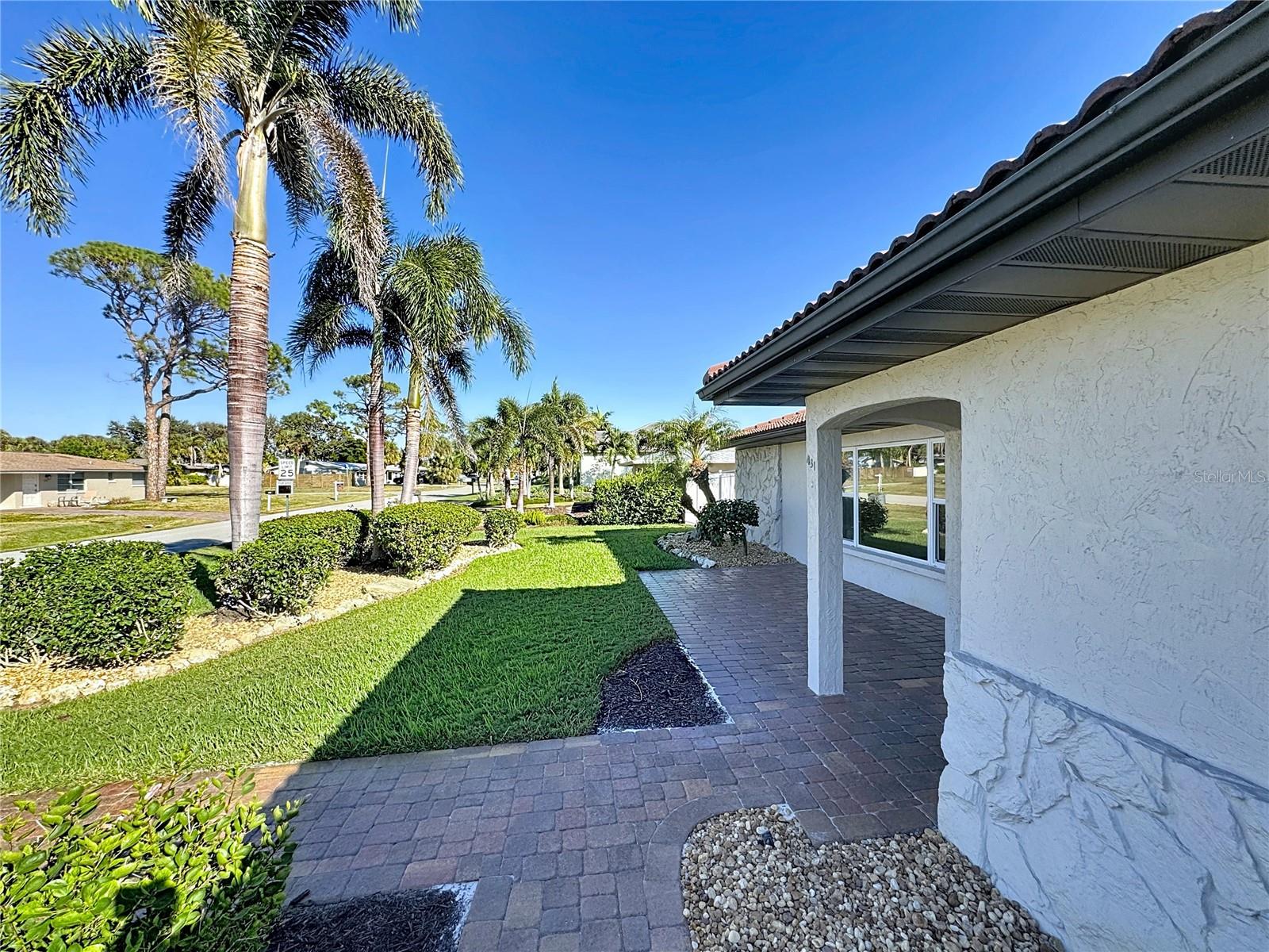 GOLDEN BEACH - Residential