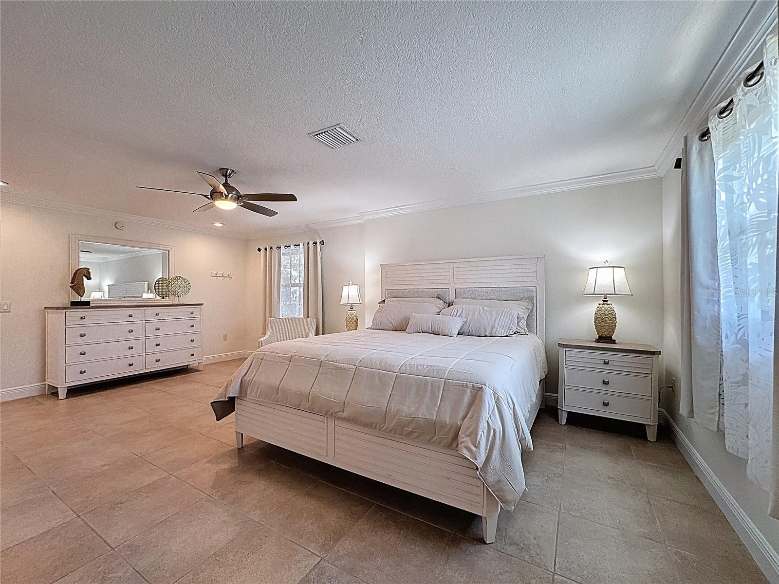 GOLDEN BEACH - Residential