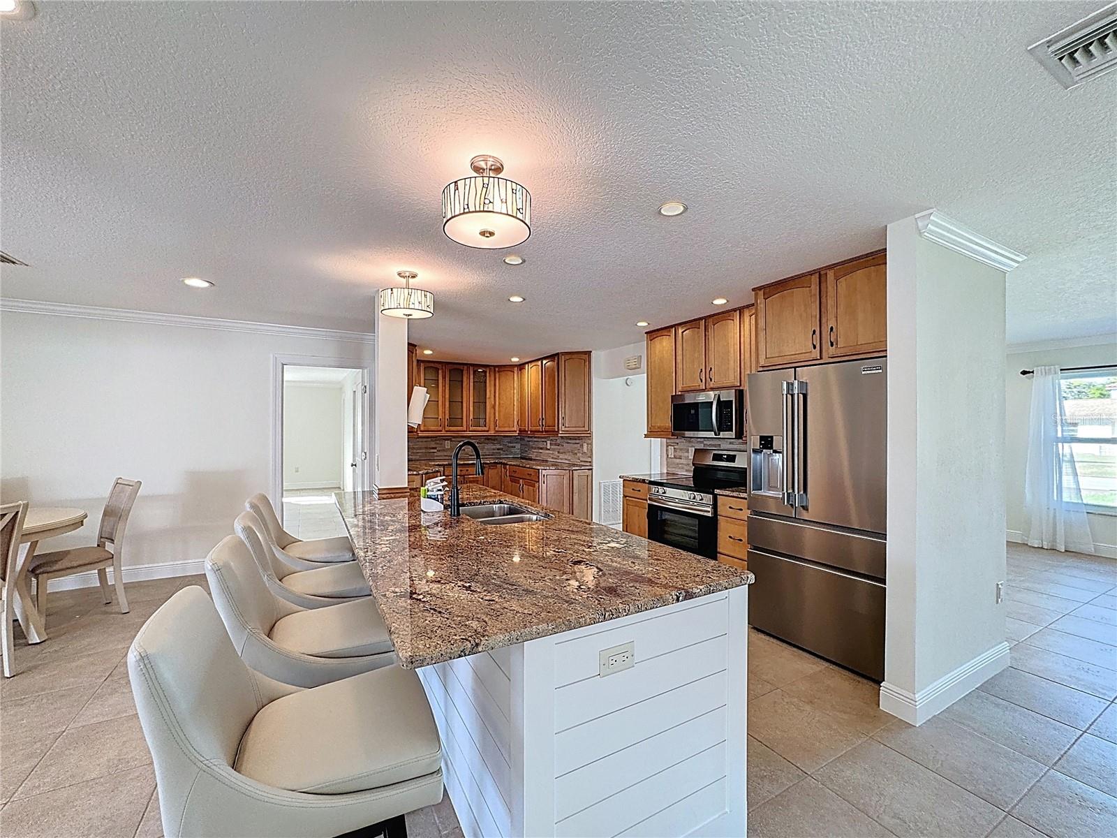 GOLDEN BEACH - Residential