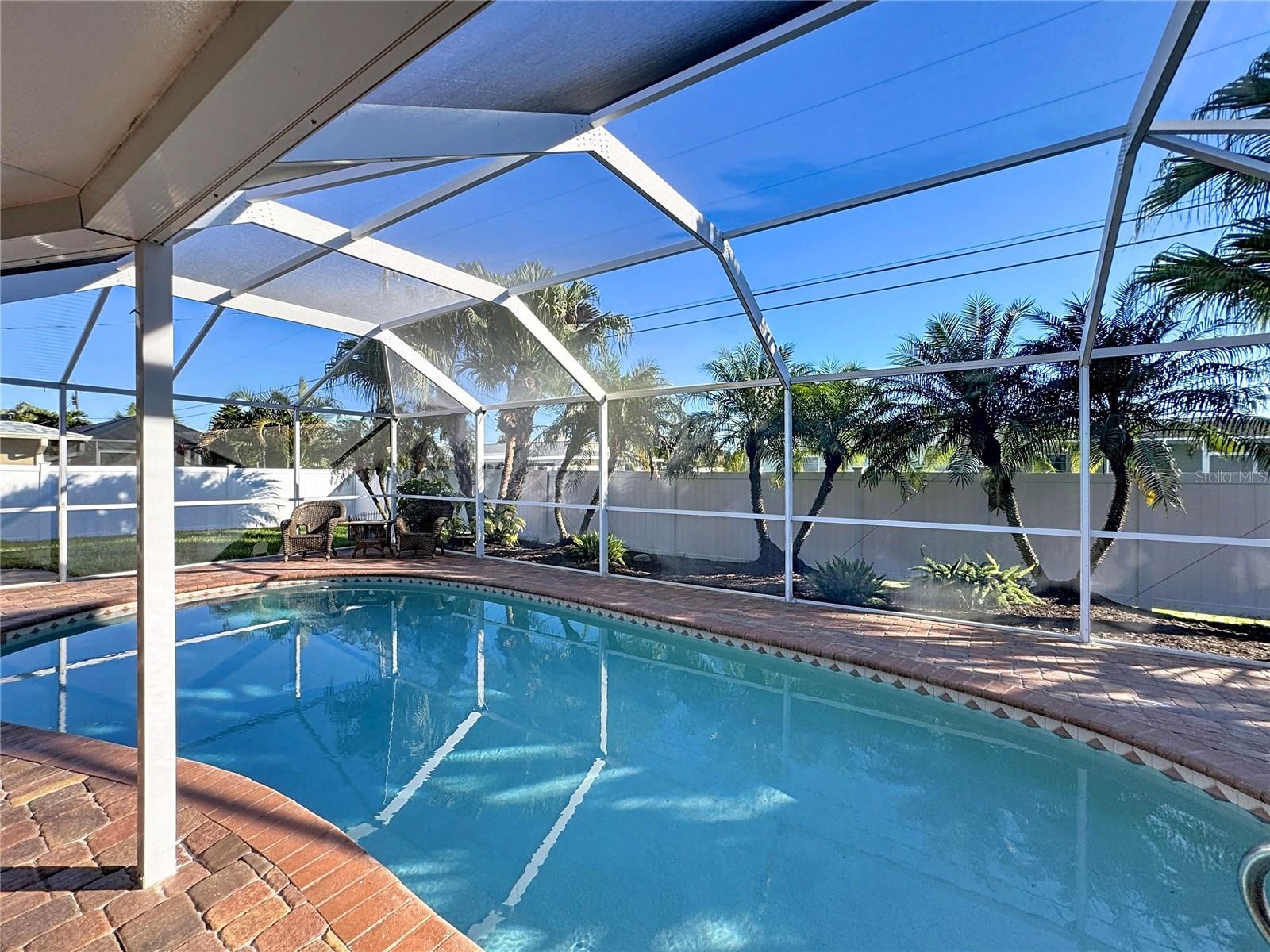 GOLDEN BEACH - Residential