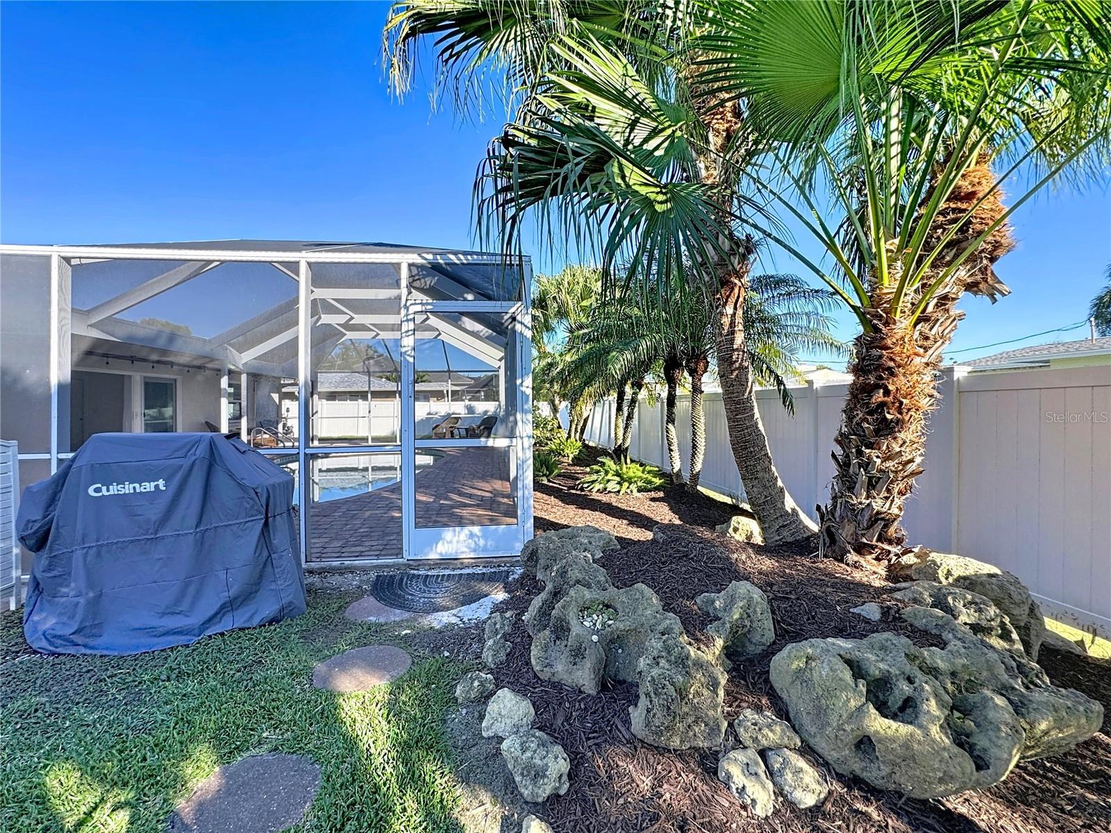 GOLDEN BEACH - Residential