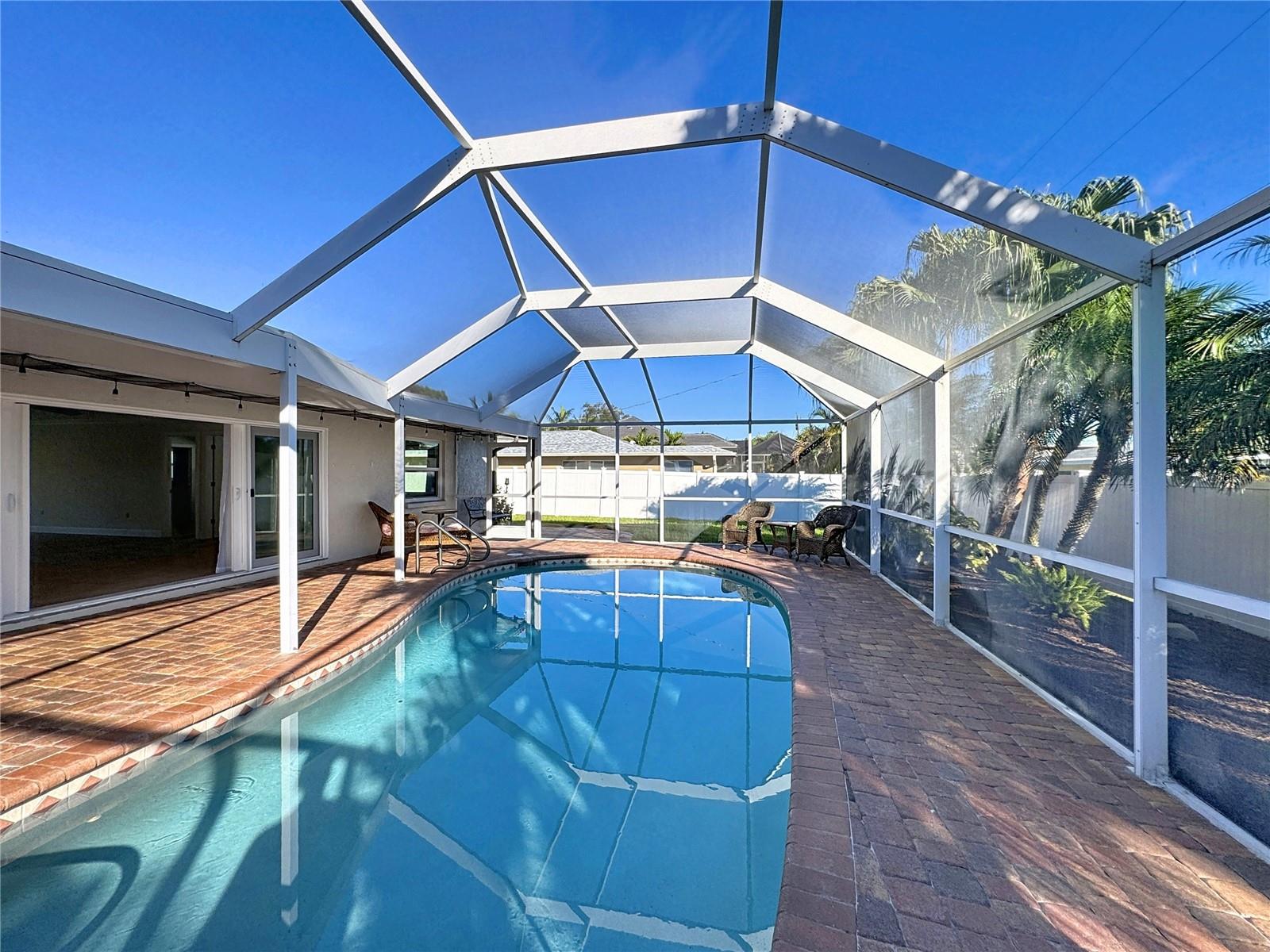 GOLDEN BEACH - Residential