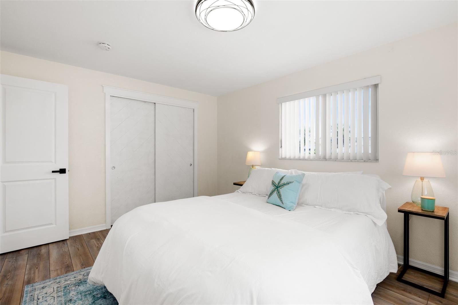 LARGO LAKE VILLAS - Residential