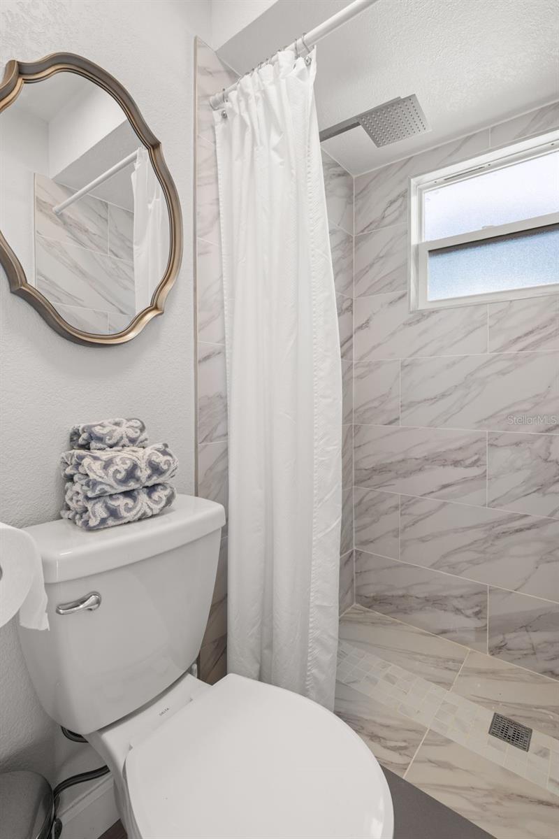 LARGO LAKE VILLAS - Residential