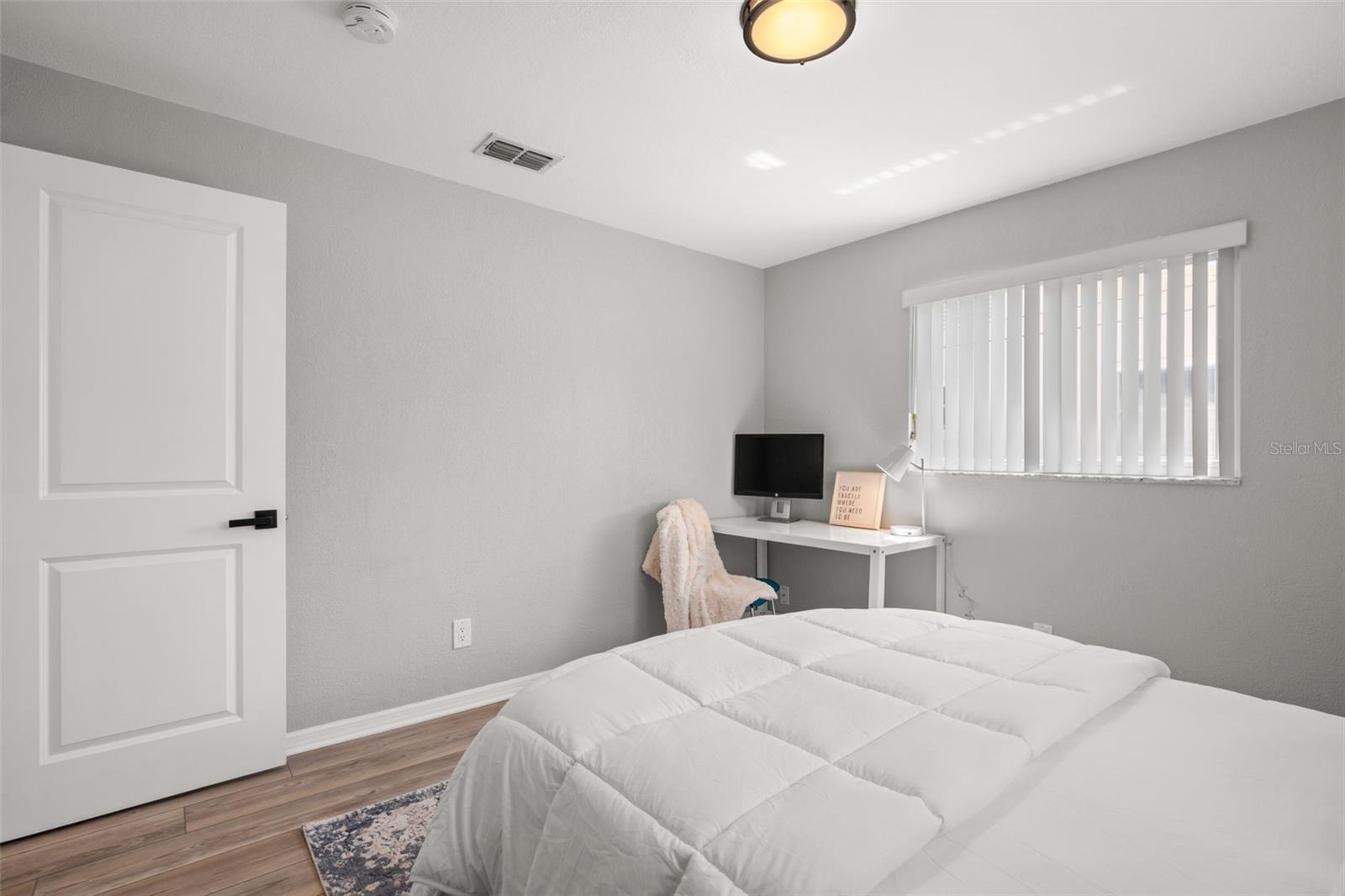 LARGO LAKE VILLAS - Residential