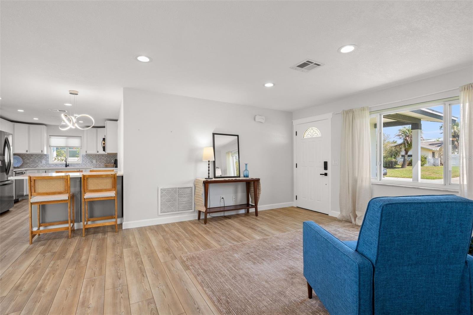 LARGO LAKE VILLAS - Residential