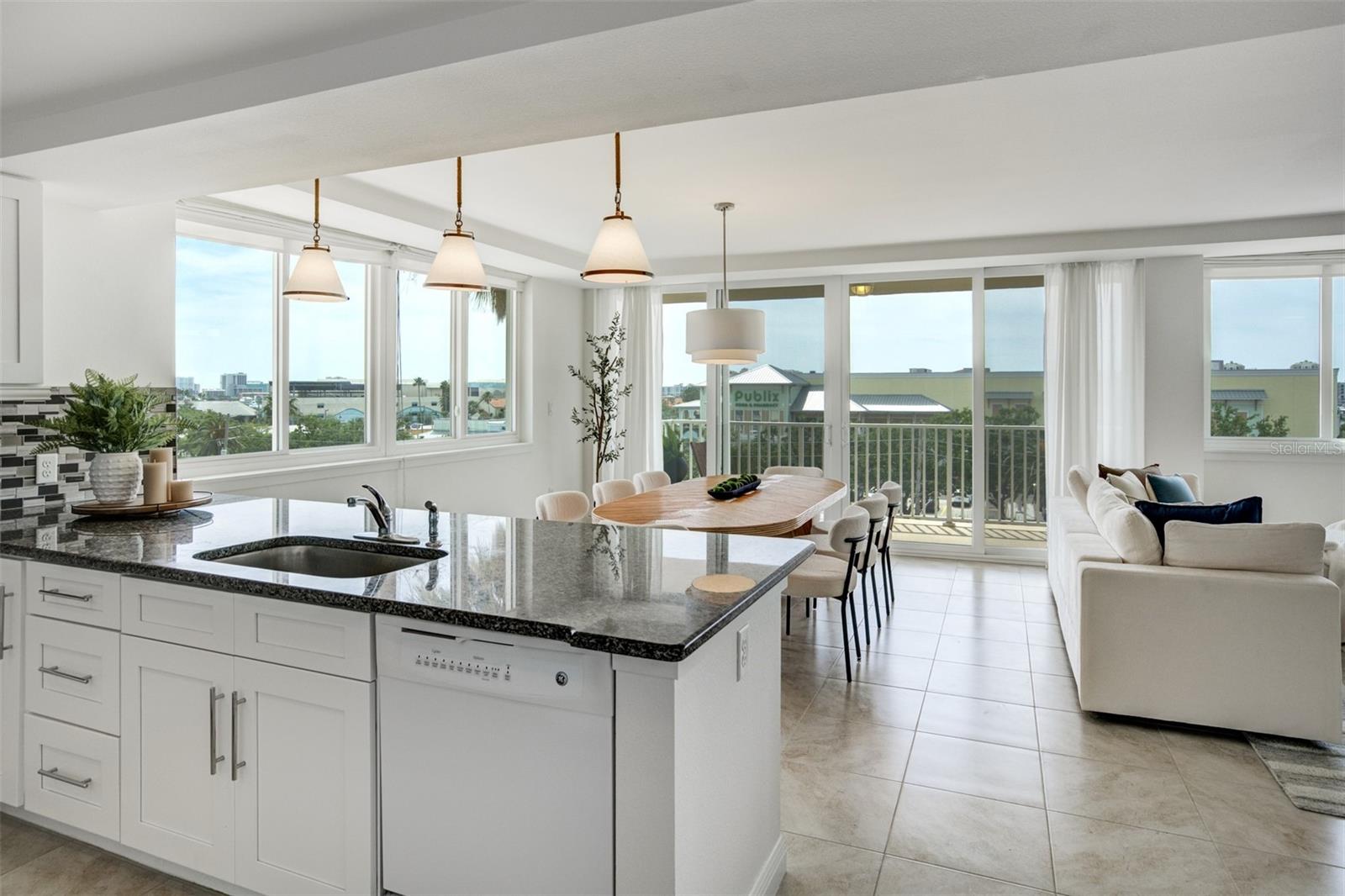 223 ISLAND WAY 5D