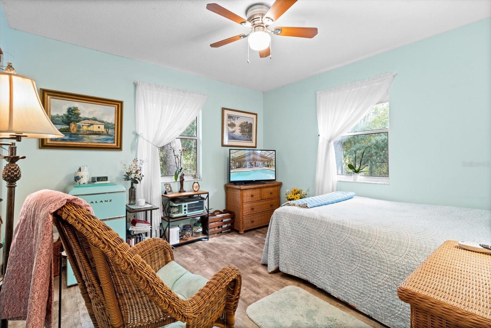 CRYSTAL HILLS MINI FARMS UN 3 - Residential