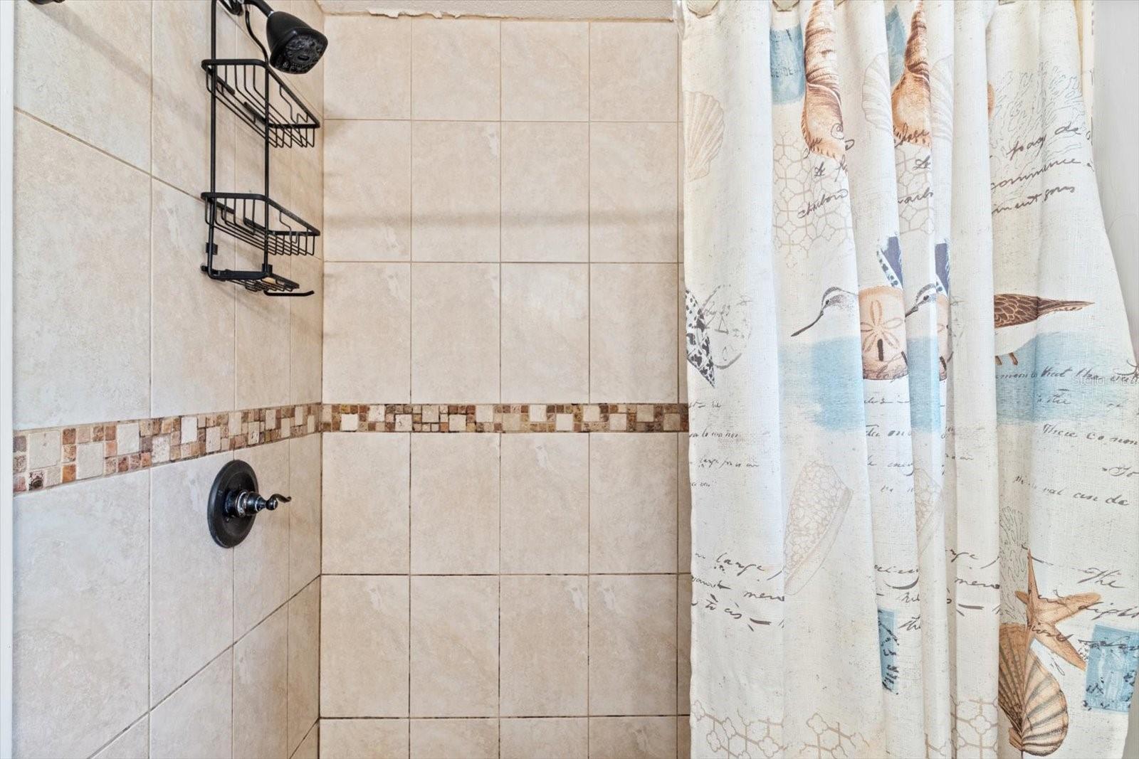 CRYSTAL HILLS MINI FARMS UN 3 - Residential