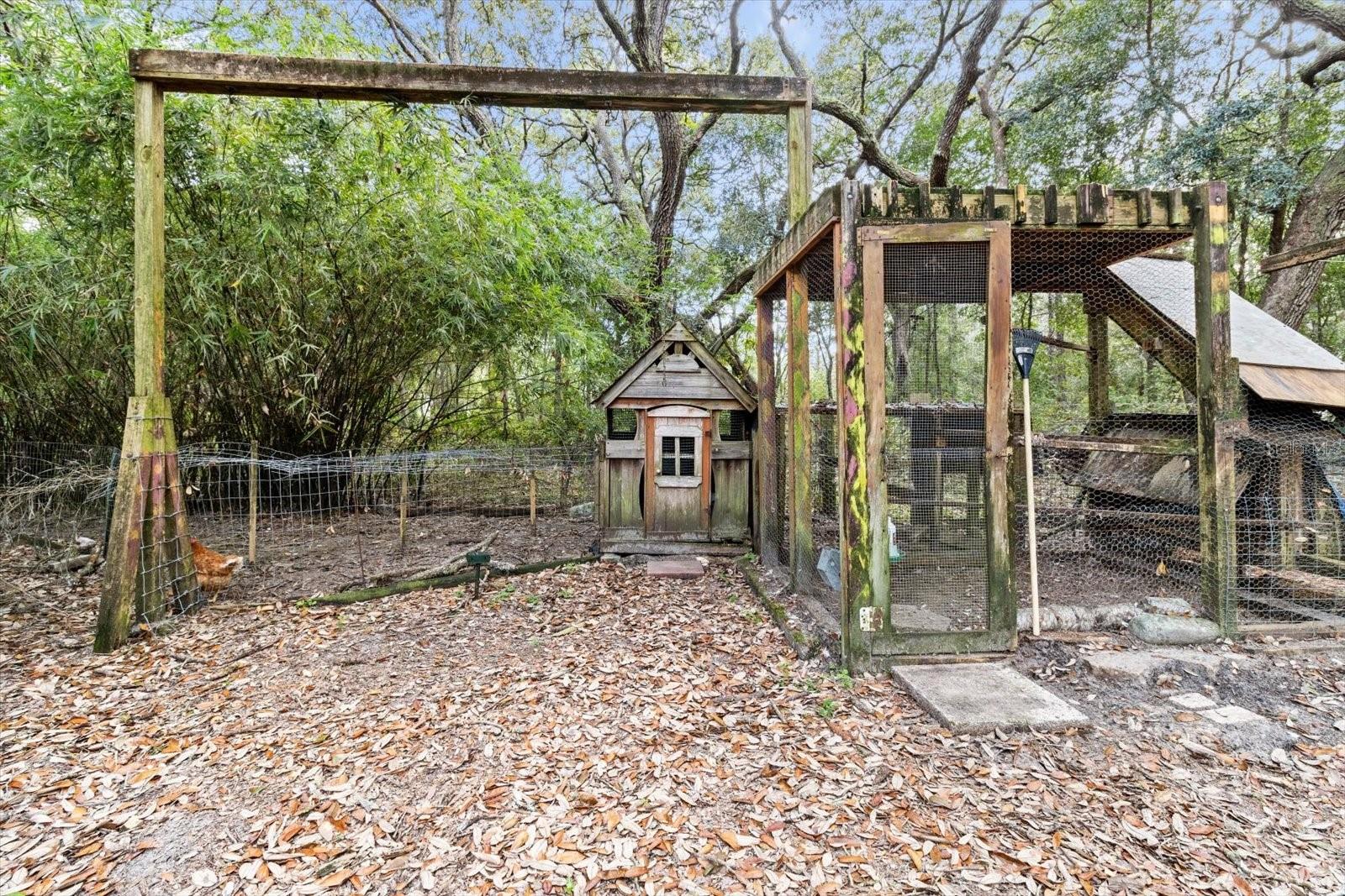 CRYSTAL HILLS MINI FARMS UN 3 - Residential