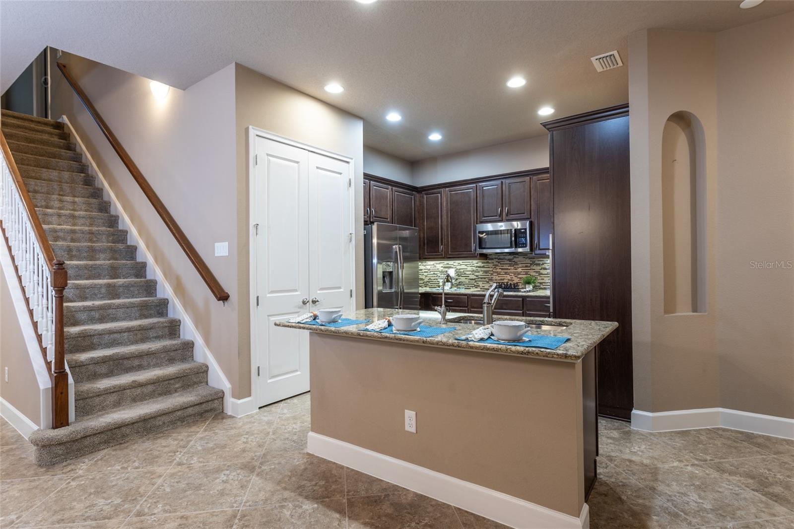 829 PINEWOOD DRIVE