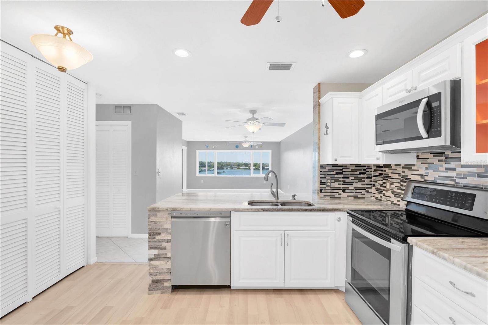 100 BLUFF VIEW DRIVE 409C