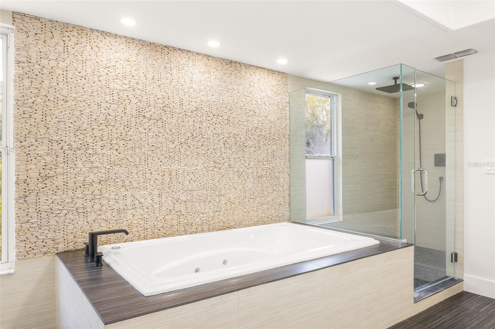 CLUBHOUSE ESTATES OF COUNTRYSIDE - Residential