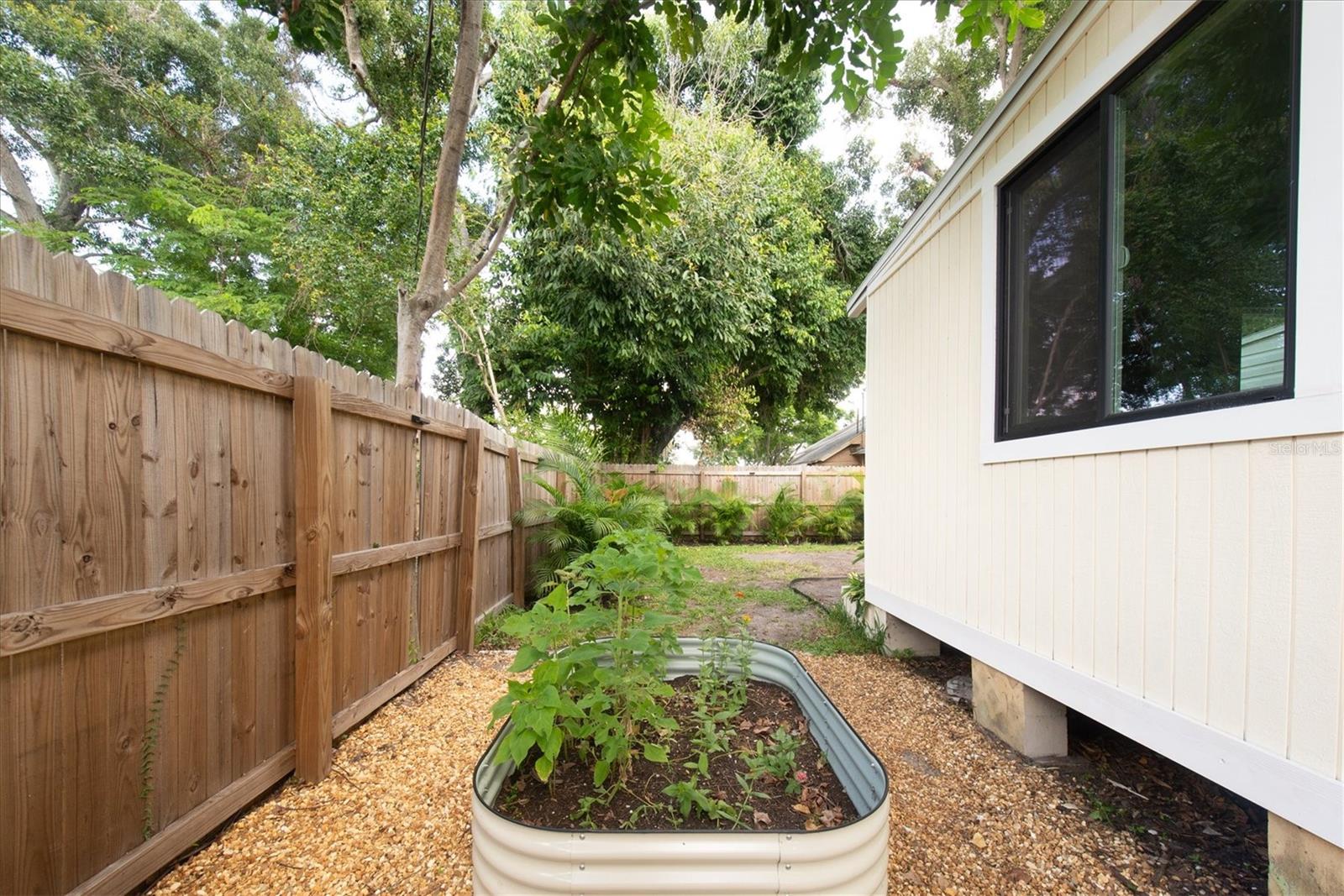 TANGERINE BUS CENTER SUB - Residential