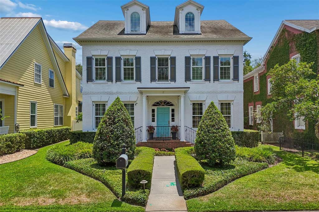 Photo of 2414 W Country Club Avenue, Tampa, FL 33611 (MLS # TB8528818)