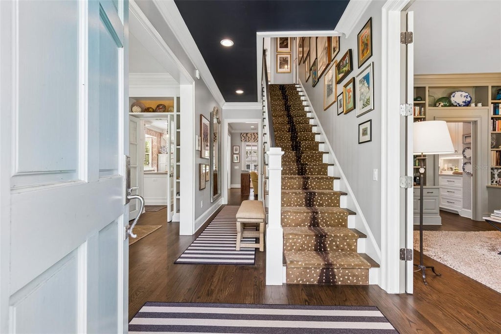 Photo of 2414 W Country Club Avenue, Tampa, FL 33611 (MLS # TB8528818)