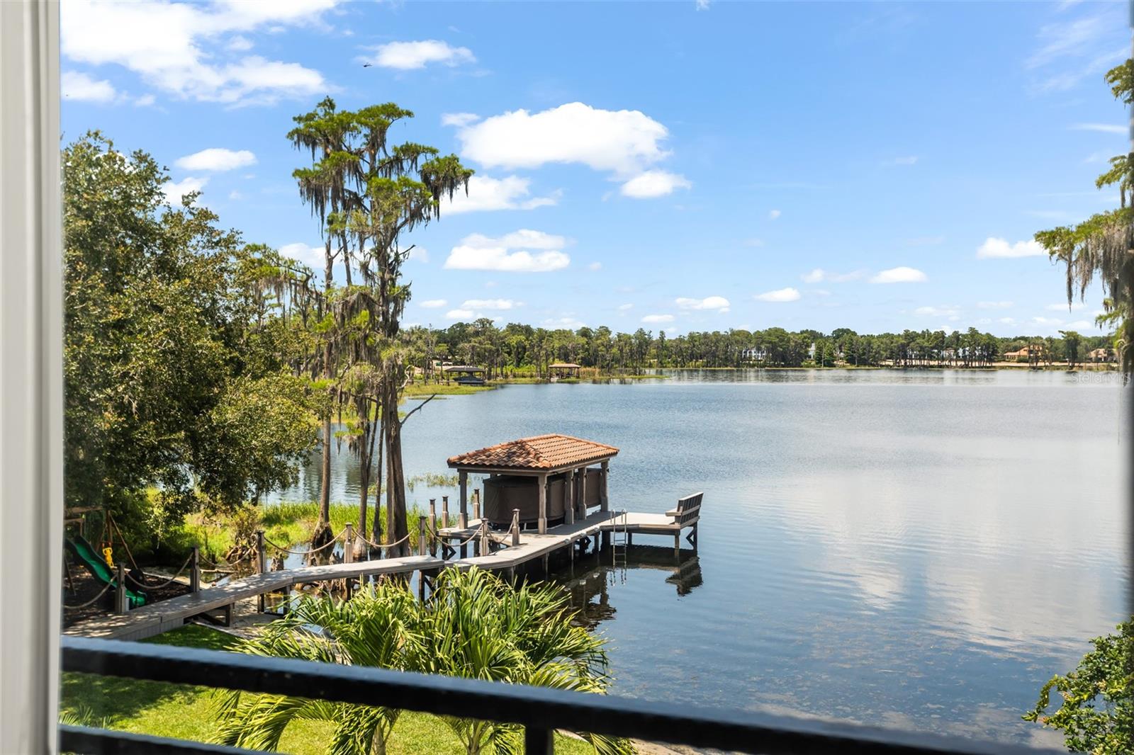 ISLEWORTH - Residential