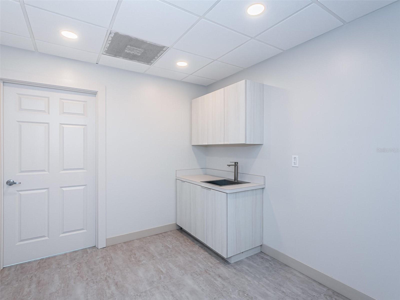 COLLINS ARMENIA PARK - Commercial Sale