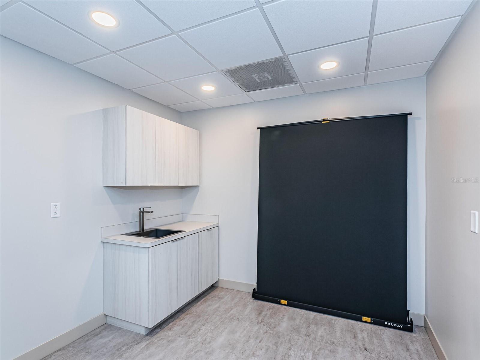 COLLINS ARMENIA PARK - Commercial Sale