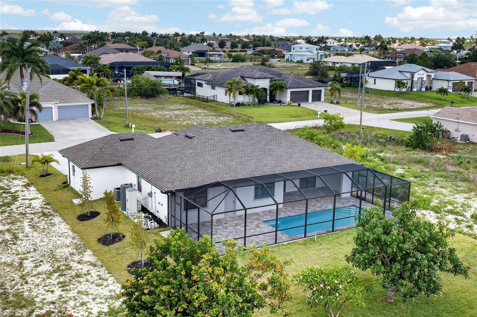 CAPE CORAL - Residential