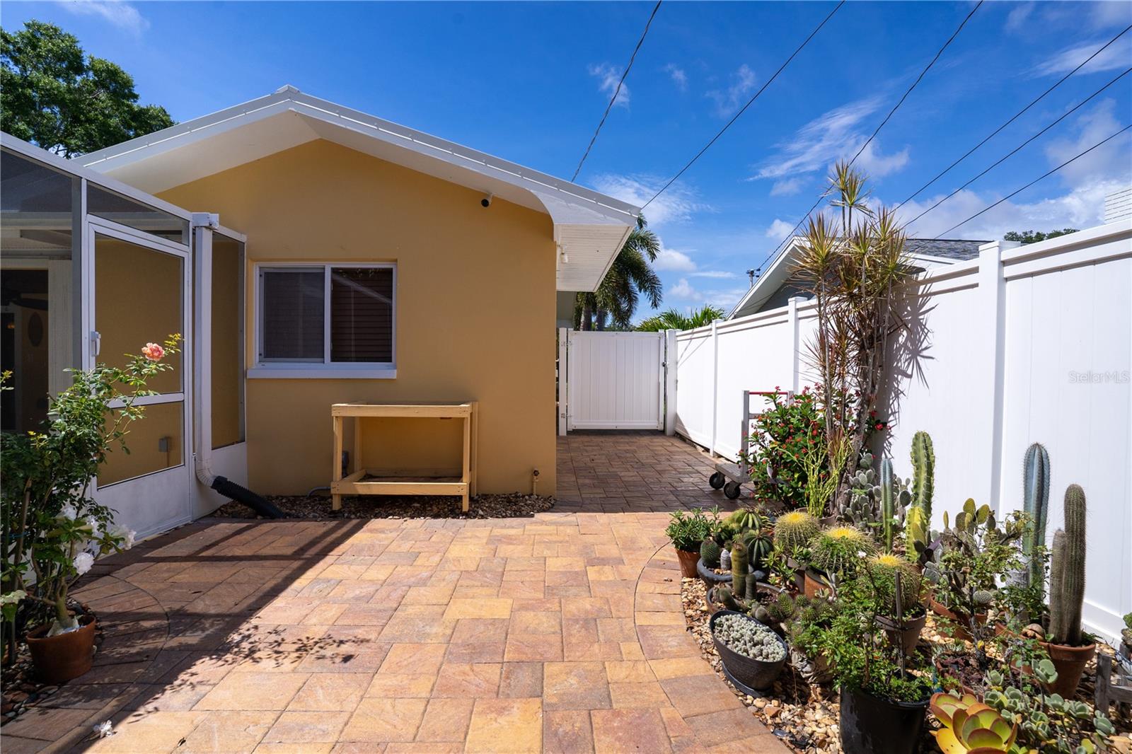 SEMINOLE HILLS - Residential