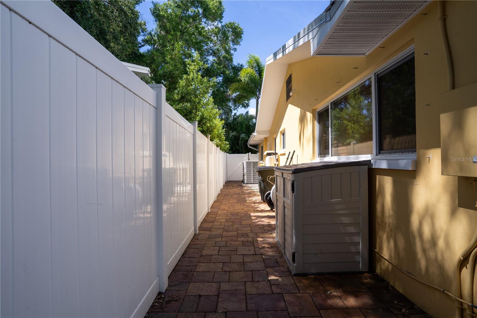 SEMINOLE HILLS - Residential