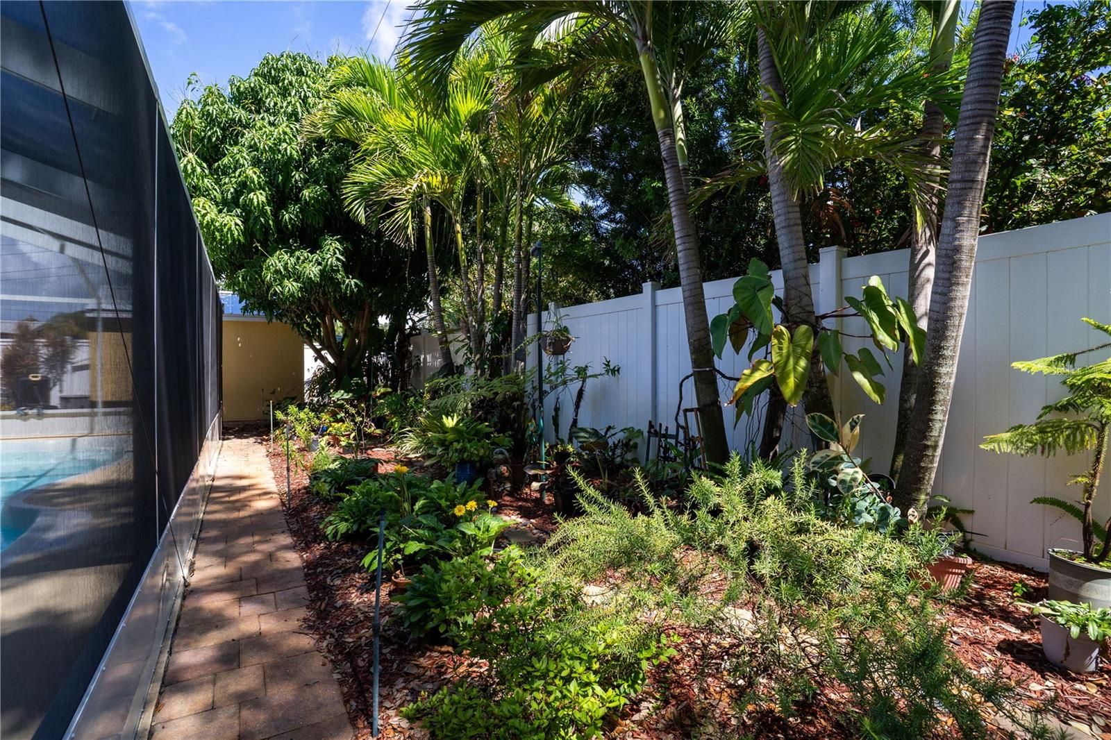 SEMINOLE HILLS - Residential