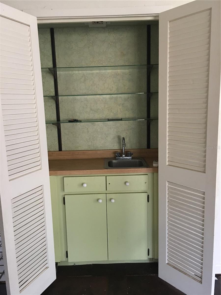 GRENELEFE TWNHSE AREA 30-LEFT - Residential