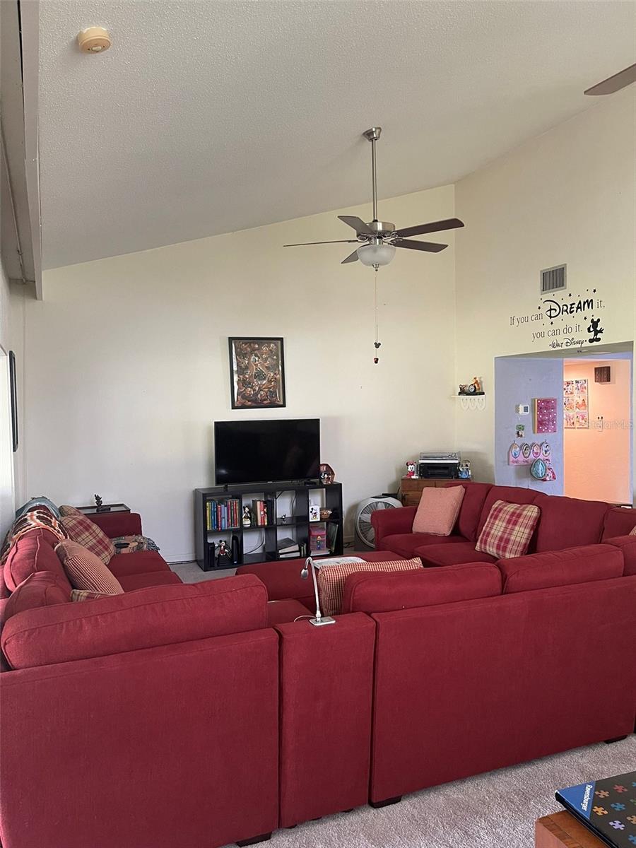 GRENELEFE TWNHSE AREA 30-LEFT - Residential