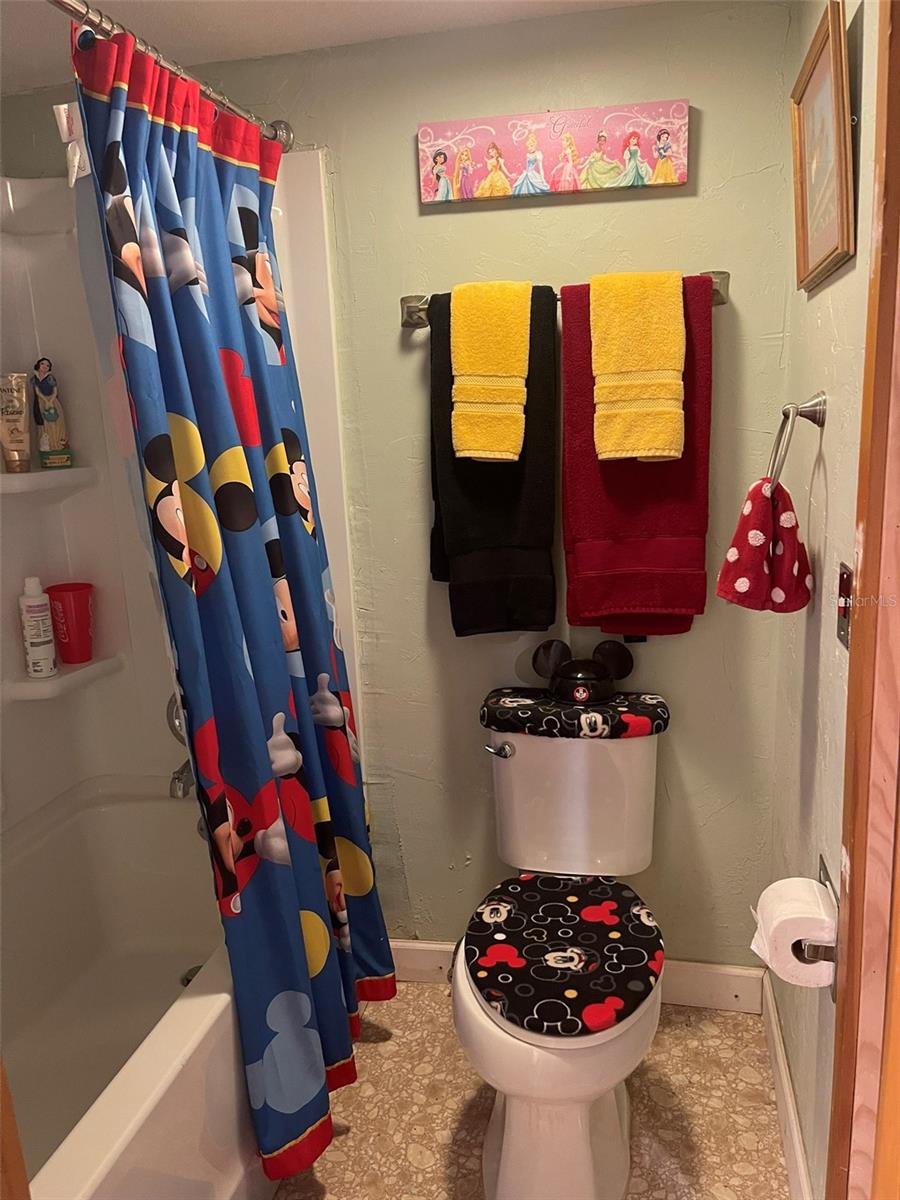 GRENELEFE TWNHSE AREA 30-LEFT - Residential