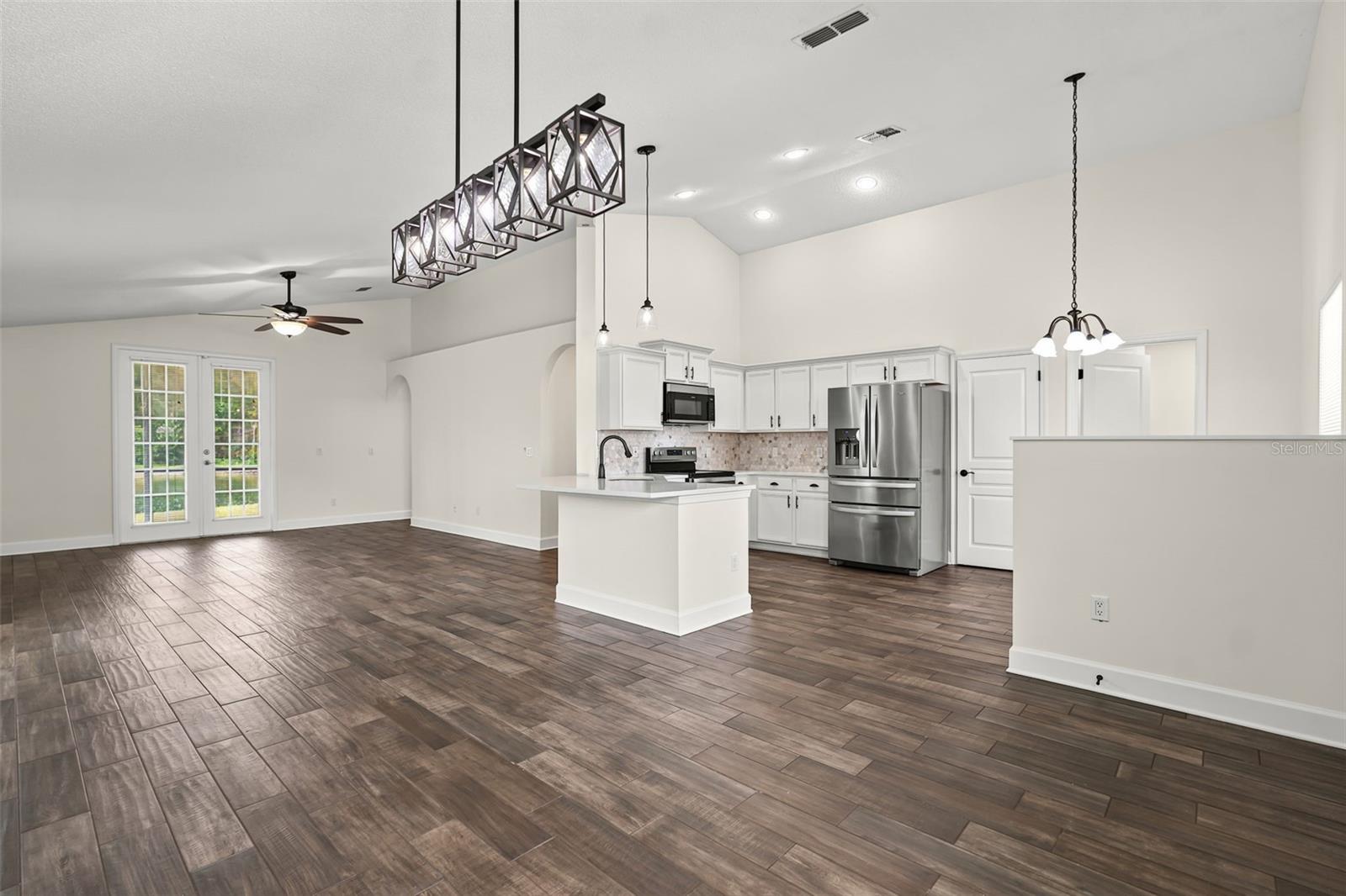 2608 DECK AVENUE