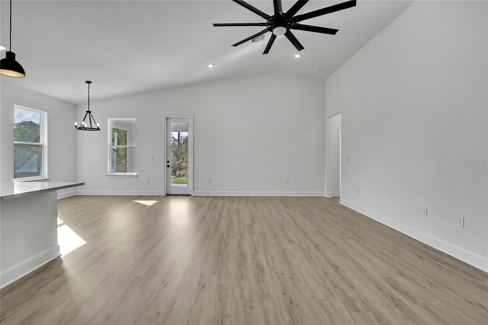 ROYAL HIGHLANDS - Residential