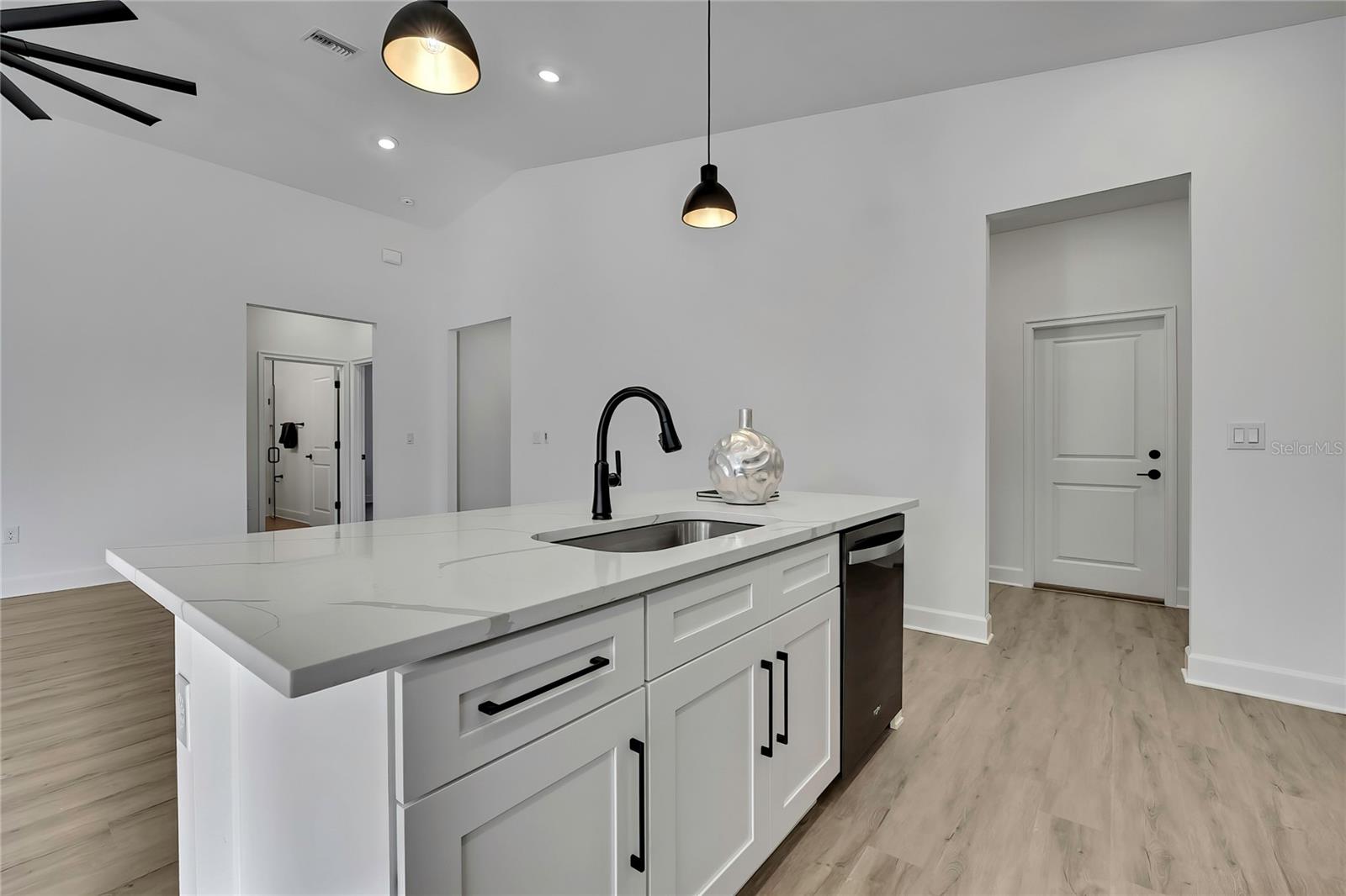 ROYAL HIGHLANDS - Residential