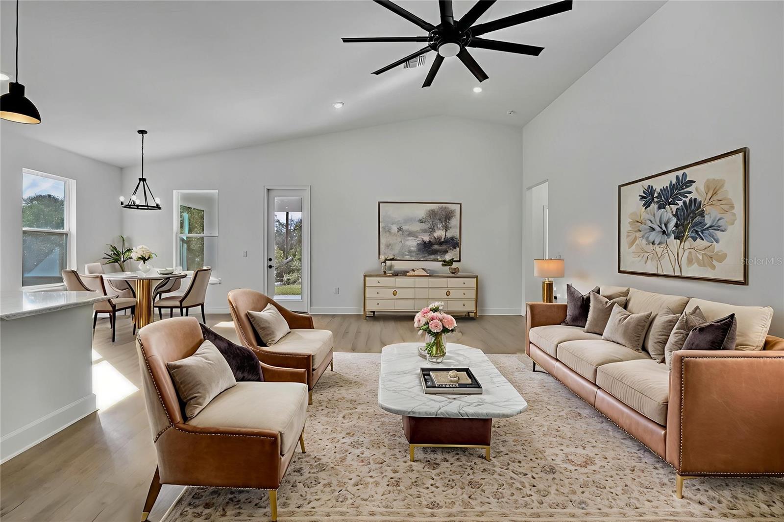 ROYAL HIGHLANDS - Residential