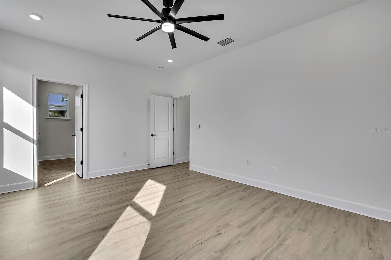 ROYAL HIGHLANDS - Residential