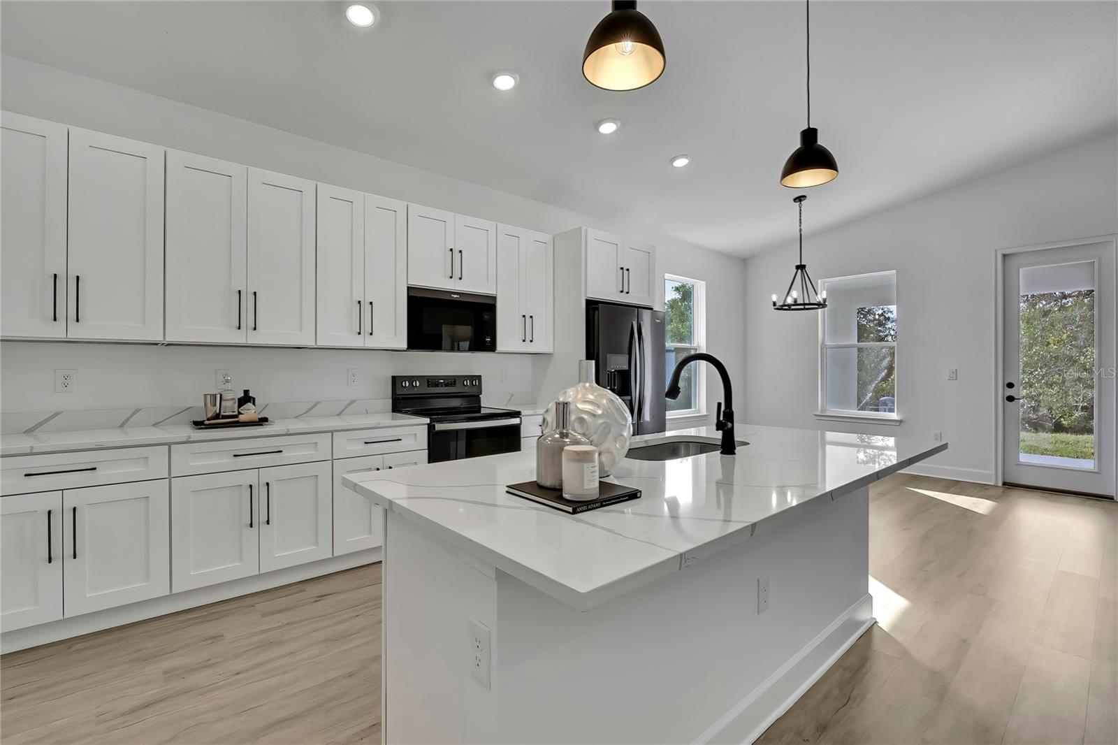 ROYAL HIGHLANDS - Residential